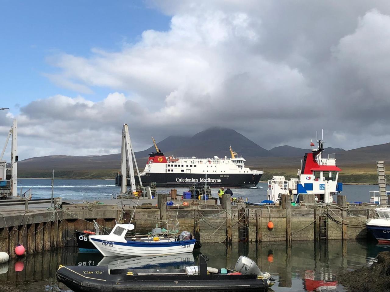 Port Askaig Hotel Exterior photo