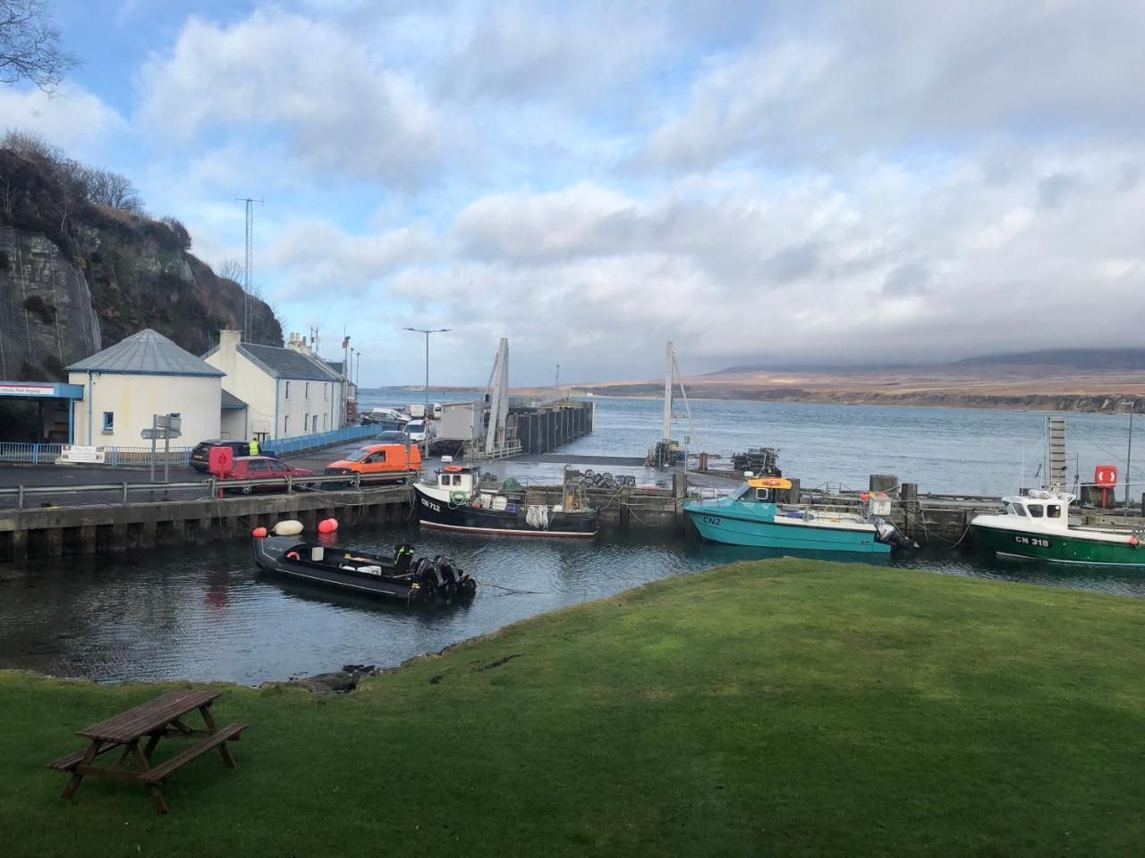 Port Askaig Hotel Exterior photo